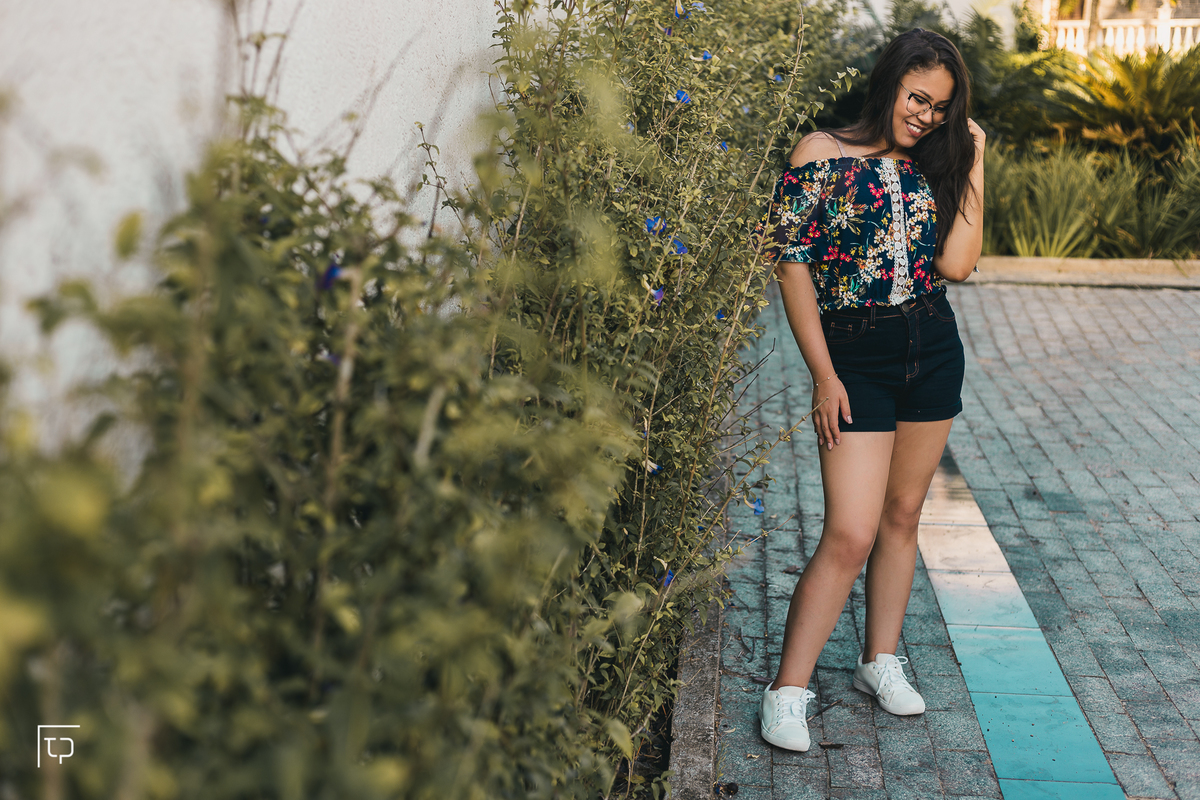 ensaio fotografico book debutante 15 anos na praia do guaiuba | inspiracao ideias criatividade poses modelo | fotografo em Guaruja Ton Prans Fotografia