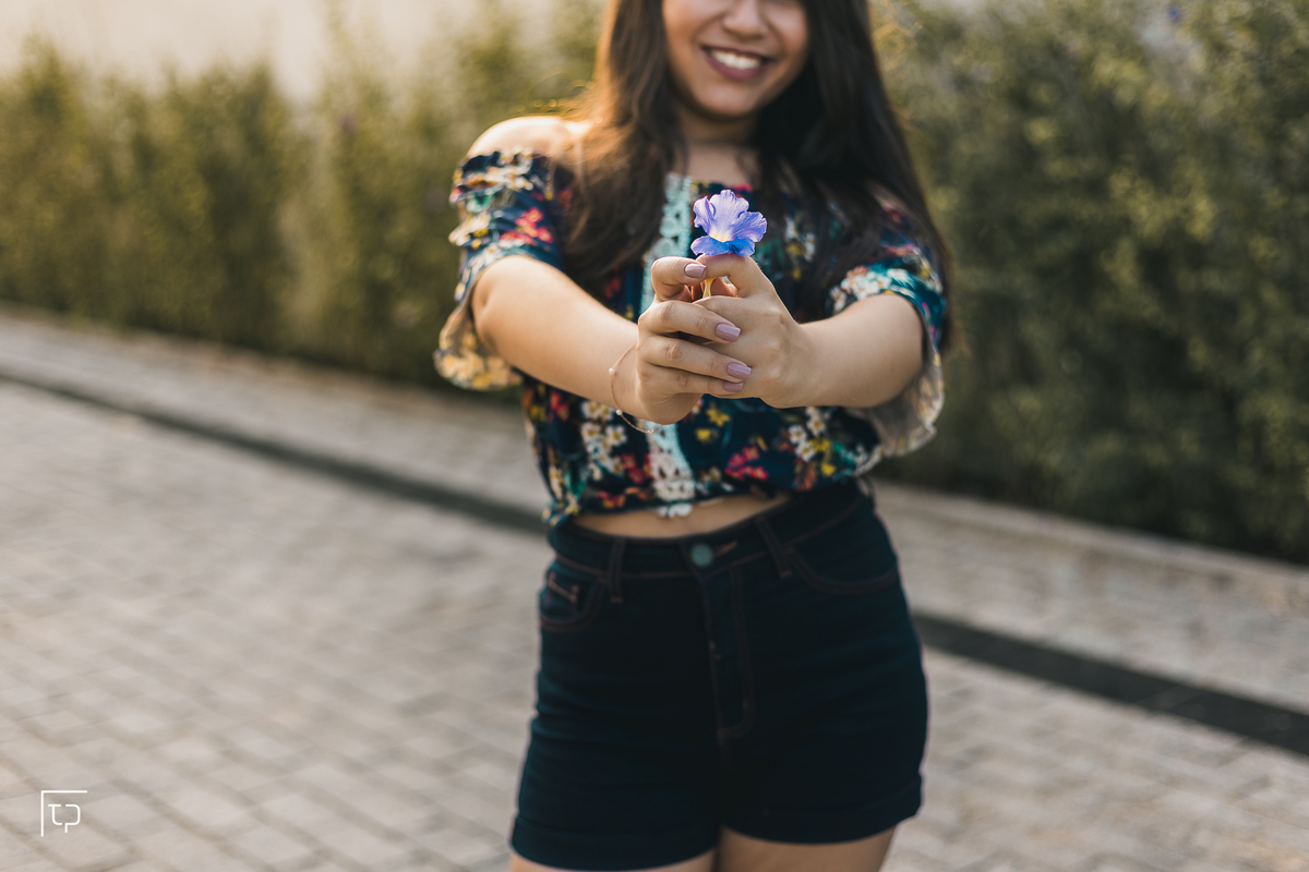 ensaio fotografico book debutante 15 anos na praia do guaiuba | inspiracao ideias criatividade poses modelo | fotografo em Guaruja Ton Prans Fotografia