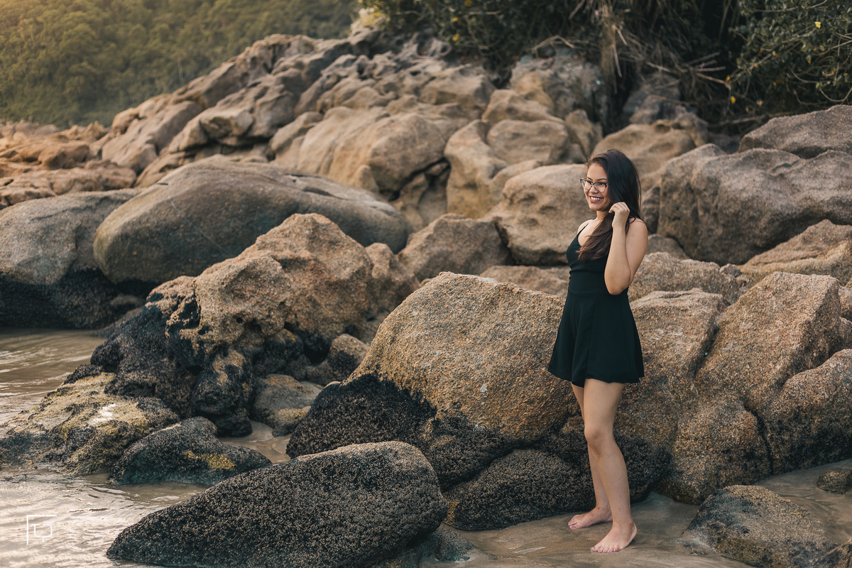 ensaio fotografico book debutante 15 anos na praia do guaiuba | inspiracao ideias criatividade poses modelo | fotografo em Guaruja Ton Prans Fotografia