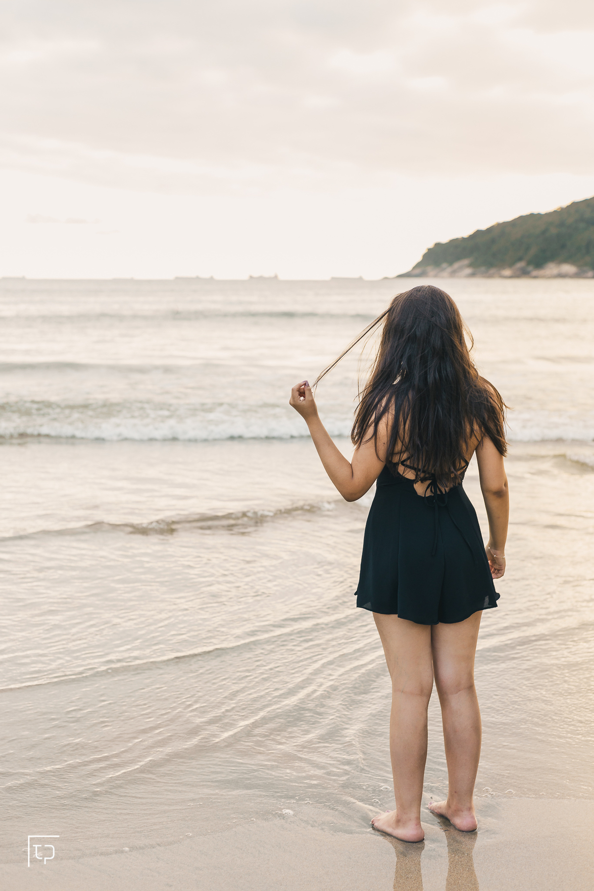 ensaio fotografico book debutante 15 anos na praia do guaiuba | inspiracao ideias criatividade poses modelo | fotografo em Guaruja Ton Prans Fotografia