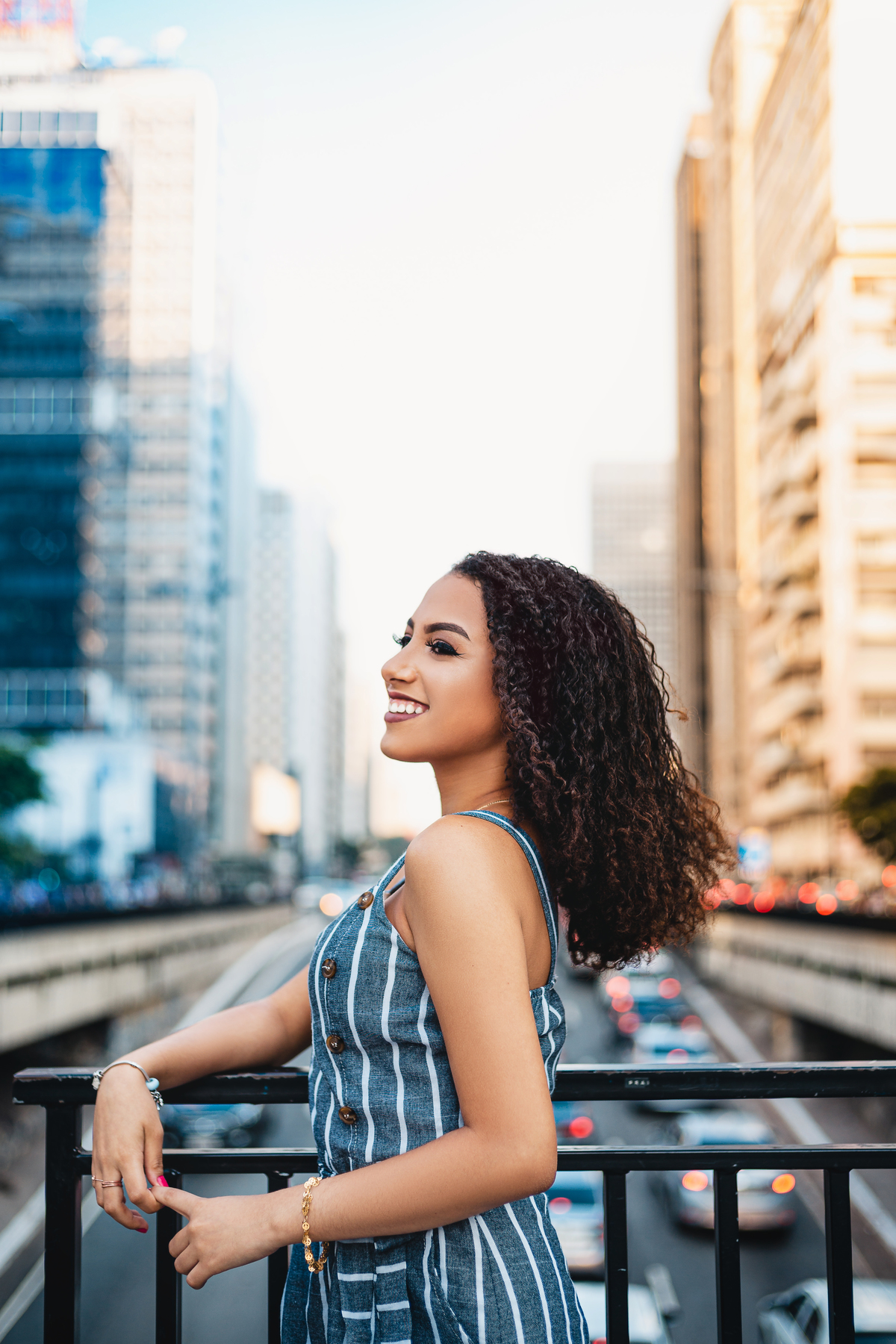 ensaio fotografico book debutante 15 anos na avenida paulista | inspiracao ideias criatividade poses modelo | fotografo em Guaruja Ton Prans Fotografia