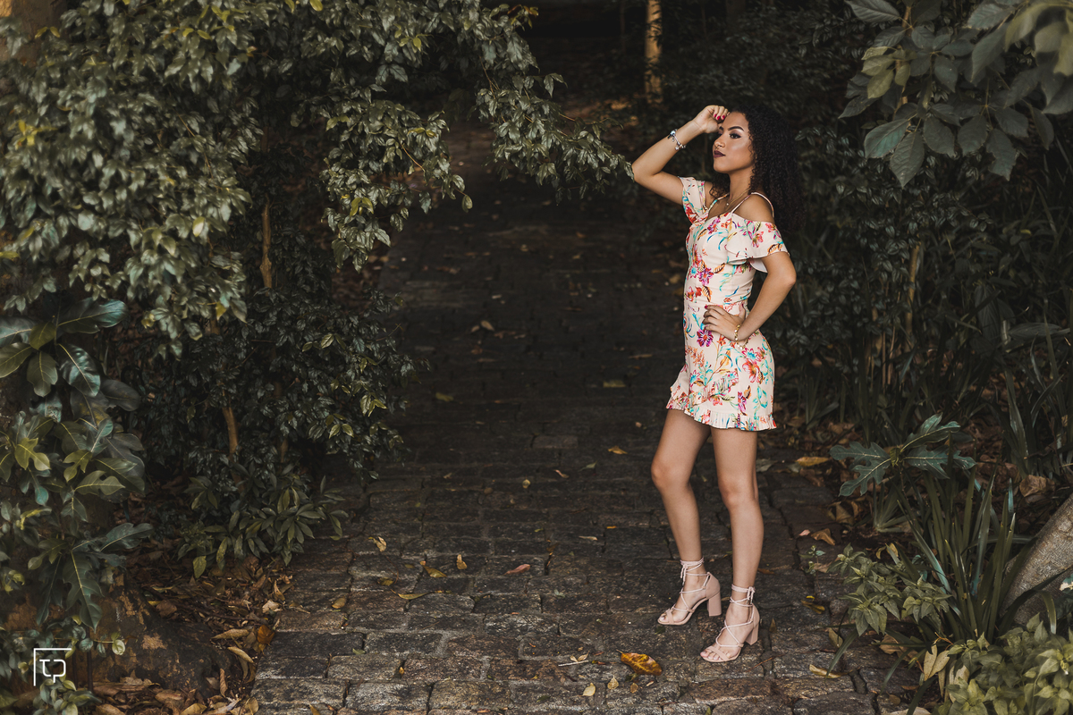 ensaio fotografico book debutante 15 anos no museu ipiranga  | inspiracao ideias criatividade poses modelo | fotografo em Guaruja Ton Prans Fotografia