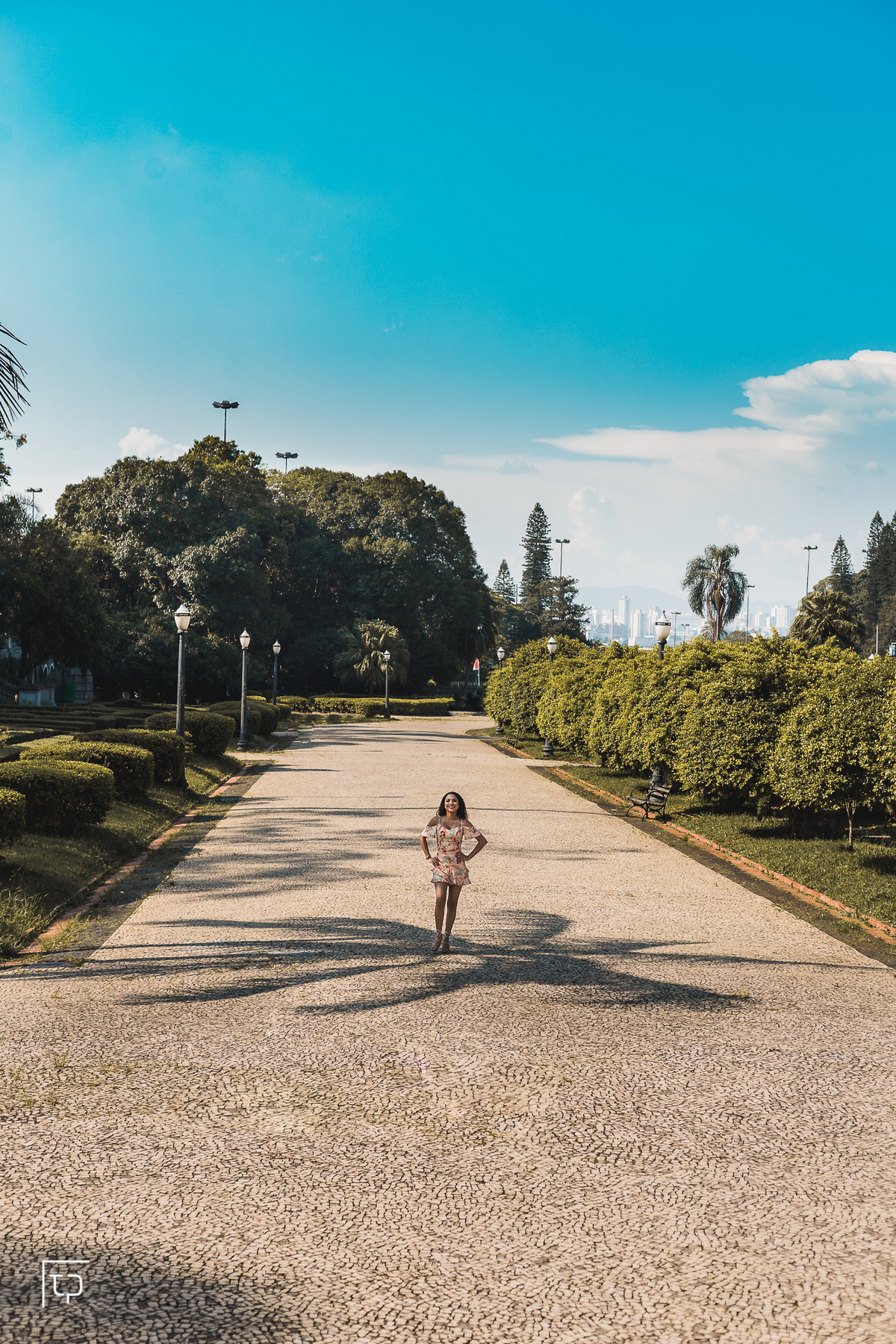 ensaio fotografico book debutante 15 anos no museu ipiranga  | inspiracao ideias criatividade poses modelo | fotografo em Guaruja Ton Prans Fotografia