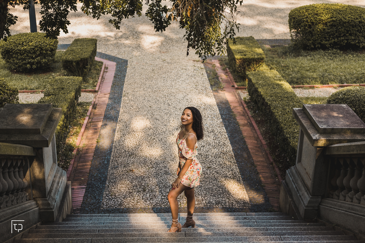 ensaio fotografico book debutante 15 anos no museu ipiranga  | inspiracao ideias criatividade poses modelo | fotografo em Guaruja Ton Prans Fotografia