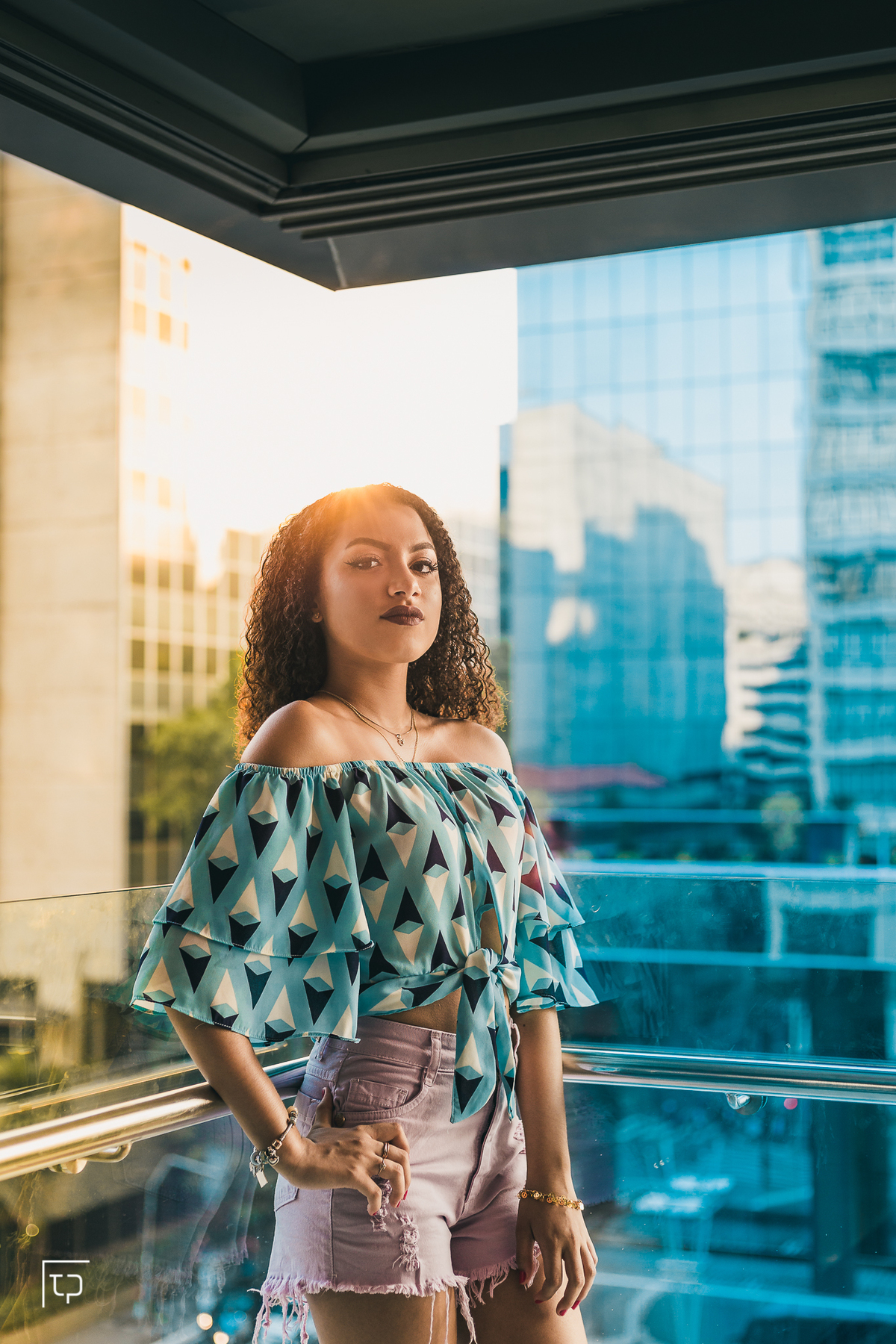 ensaio fotografico book debutante 15 anos na avenida paulista | inspiracao ideias criatividade poses modelo | fotografo em Guaruja Ton Prans Fotografia