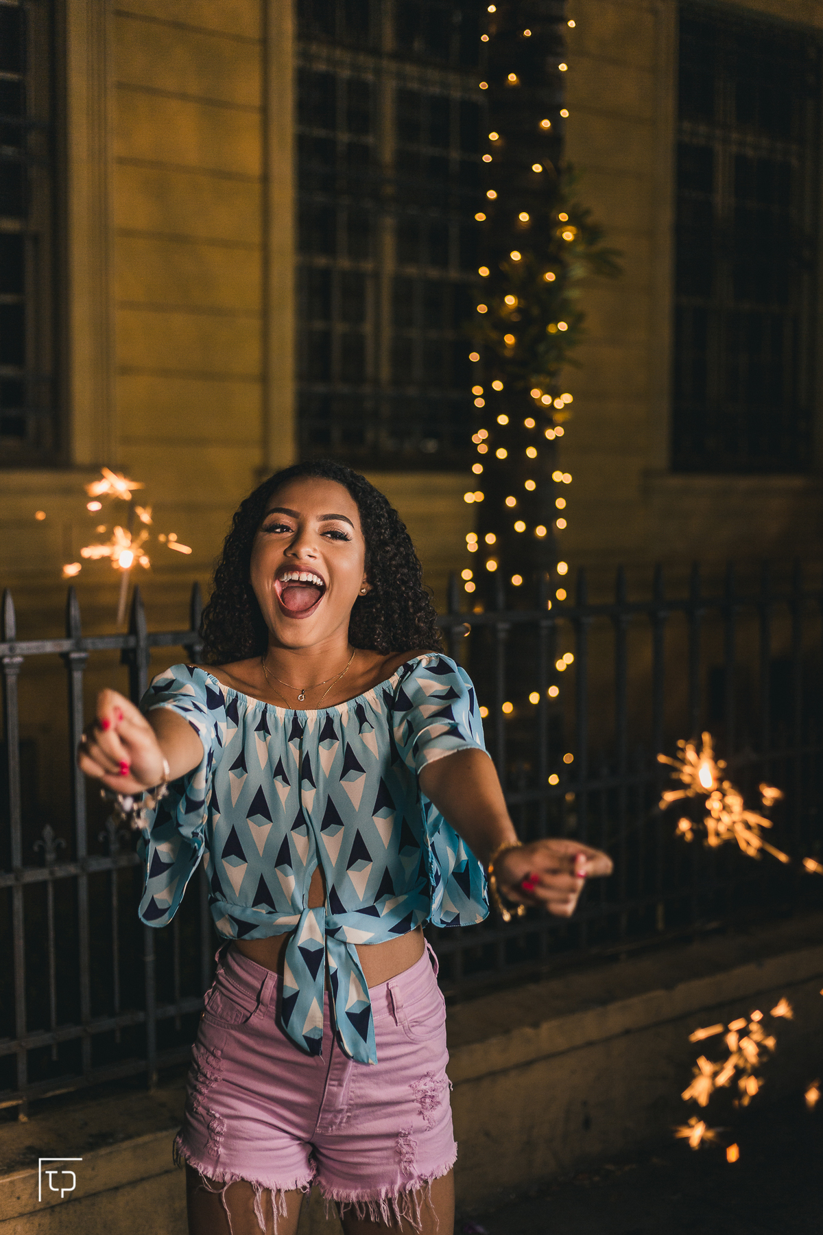 ensaio fotografico book debutante 15 anos na avenida paulista | inspiracao ideias criatividade poses modelo | fotografo em Guaruja Ton Prans Fotografia