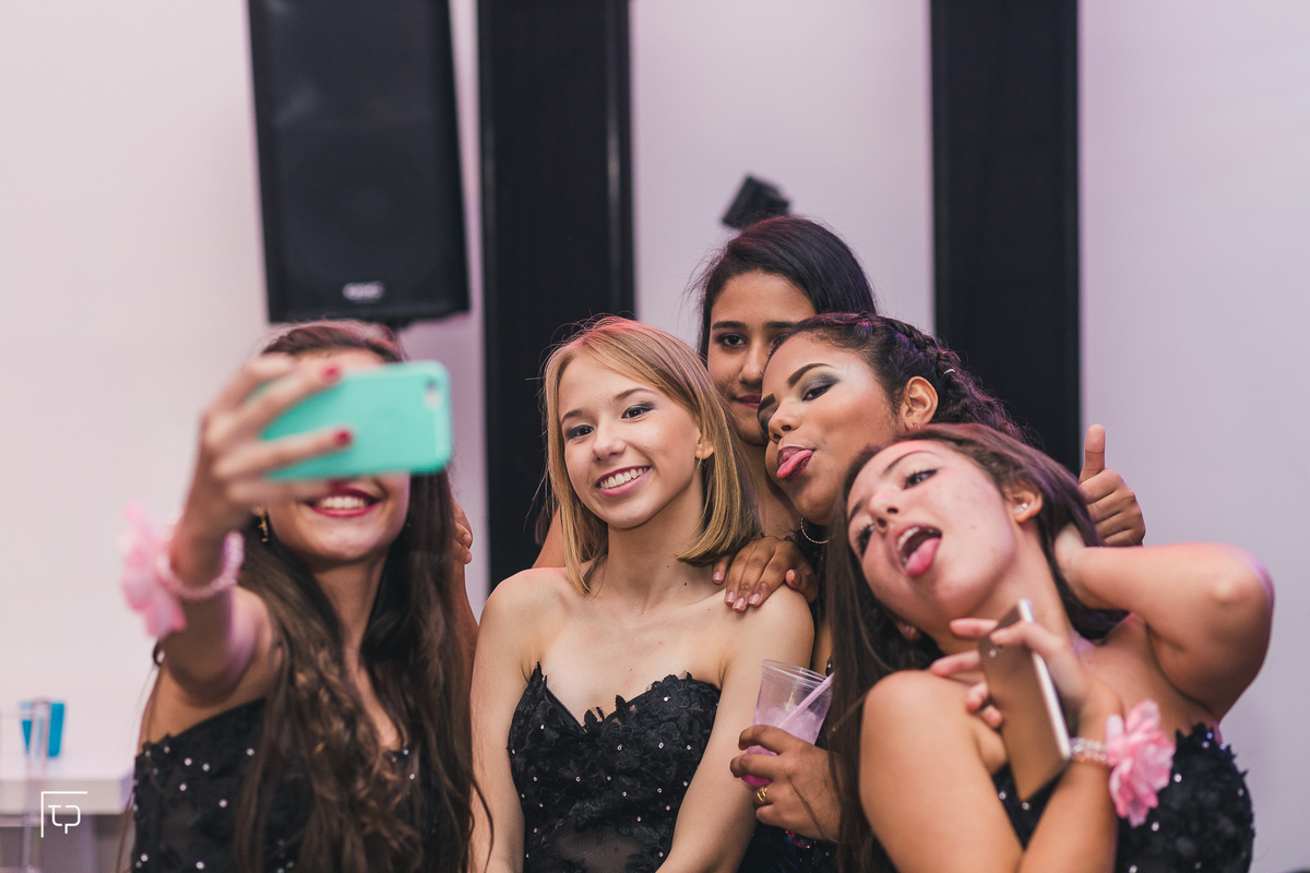 festa aniversario debutante 15 anos no Vila das Flores Buffet em Santos | sonho de princesa valsa cerimonia vestido inspiracao ideias criatividade decoracao | fotografo em Guaruja Ton Prans Fotografia