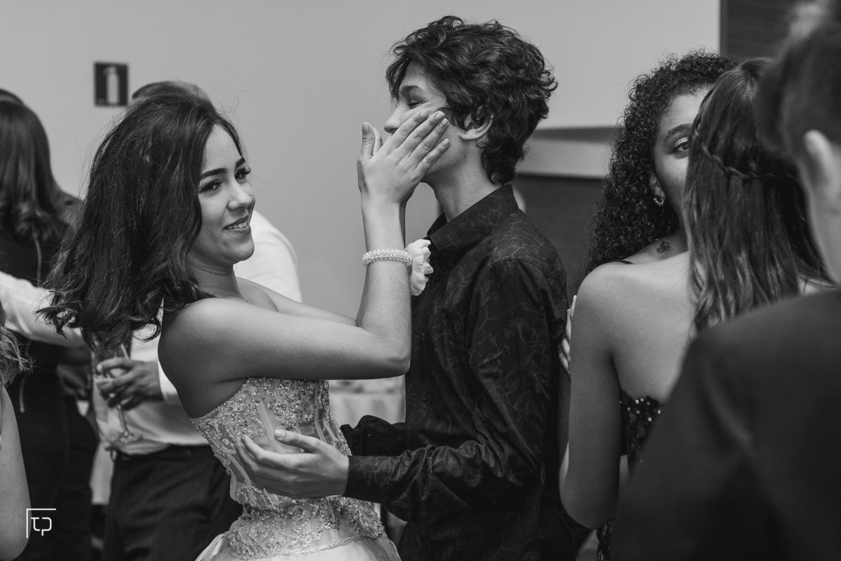 festa aniversario debutante 15 anos no Vila das Flores Buffet em Santos | sonho de princesa valsa cerimonia vestido inspiracao ideias criatividade decoracao | fotografo em Guaruja Ton Prans Fotografia