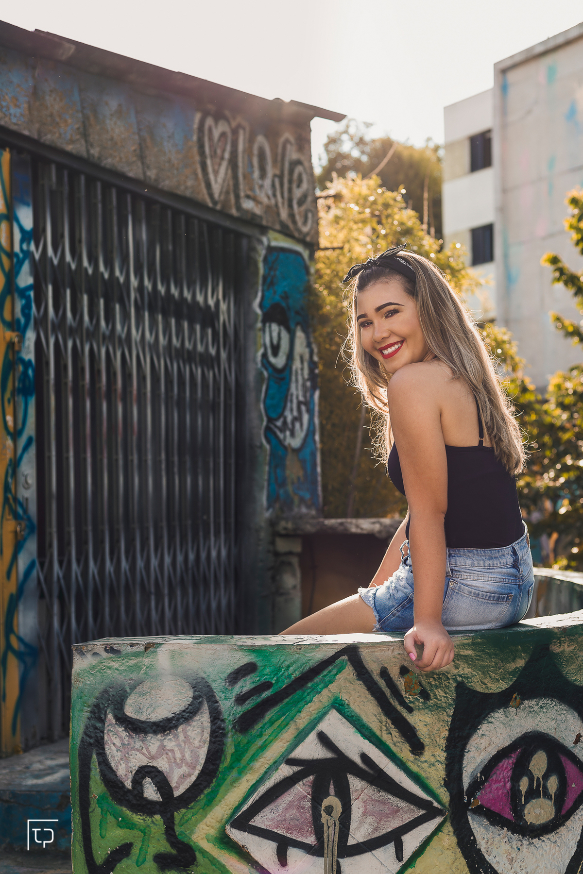 ensaio fotografico book debutante 15 anos no beco do batman | balé ballet tutu inspiracao ideias criatividade poses modelo | fotografo em Guaruja Ton Prans Fotografia
