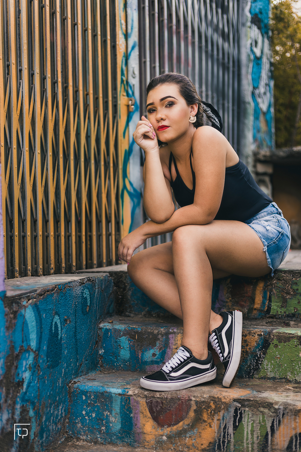 ensaio fotografico book debutante 15 anos no beco do batman | balé ballet tutu inspiracao ideias criatividade poses modelo | fotografo em Guaruja Ton Prans Fotografia