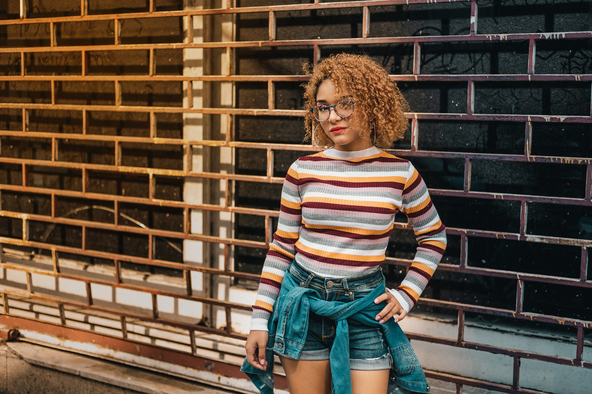 Ton Prans Fotografia | Ensaio debutante 15 anos da Anna Santos em Santos | sol natureza sorriso princesa modelo tumblr aniversário guarujá santos centro quebra mar pier bonde valongo xv 15 de novembro cores 