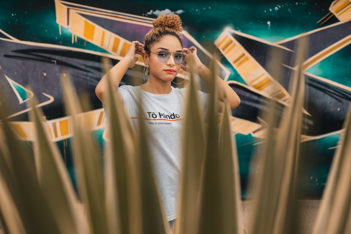 Ton Prans Fotografia | Ensaio debutante 15 anos da Anna Santos em Santos | sol natureza sorriso princesa modelo tumblr aniversário guarujá santos centro quebra mar pier bonde valongo xv 15 de novembro cores 