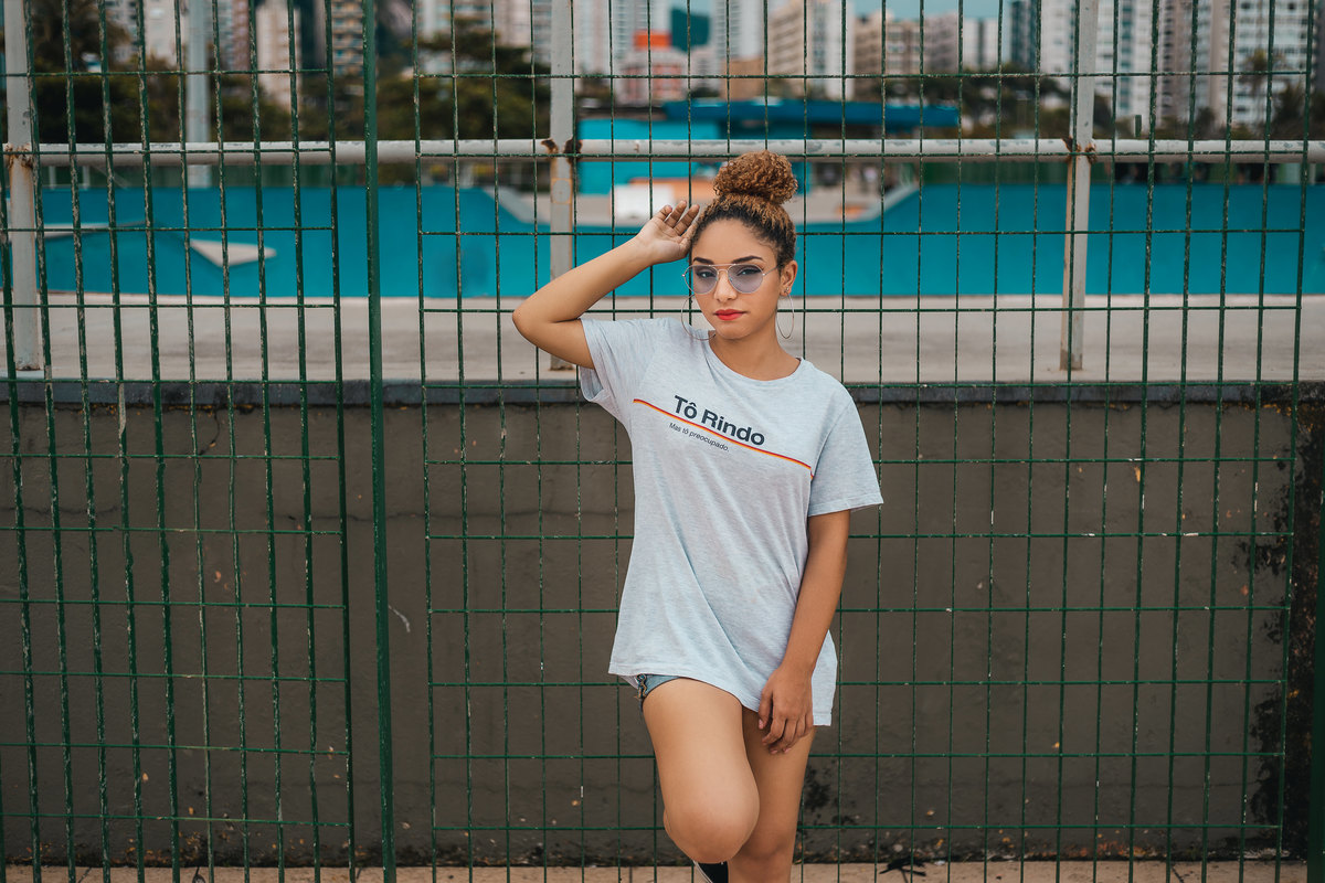 Ton Prans Fotografia | Ensaio debutante 15 anos da Anna Santos em Santos | sol natureza sorriso princesa modelo tumblr aniversário guarujá santos centro quebra mar pier bonde valongo xv 15 de novembro cores 