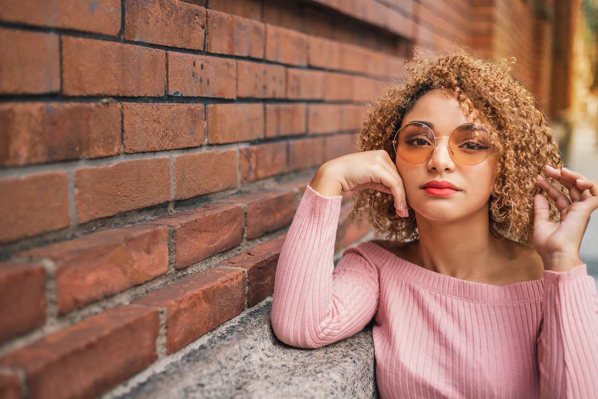 Ton Prans Fotografia | Ensaio debutante 15 anos da Anna Santos em Santos | sol natureza sorriso princesa modelo tumblr aniversário guarujá santos centro quebra mar pier bonde valongo xv 15 de novembro cores 