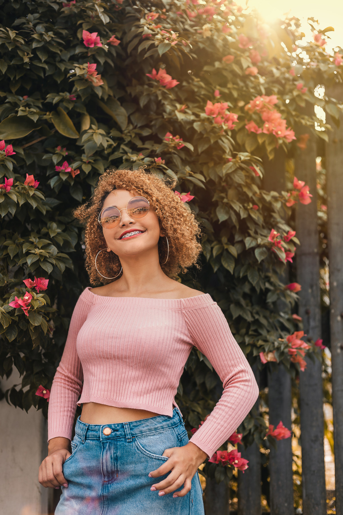 Ton Prans Fotografia | Ensaio debutante 15 anos da Anna Santos em Santos | sol natureza sorriso princesa modelo tumblr aniversário guarujá santos centro quebra mar pier bonde valongo xv 15 de novembro cores 