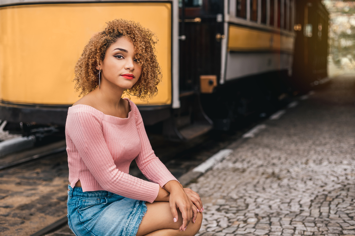 Ton Prans Fotografia | Ensaio debutante 15 anos da Anna Santos em Santos | sol natureza sorriso princesa modelo tumblr aniversário guarujá santos centro quebra mar pier bonde valongo xv 15 de novembro cores 