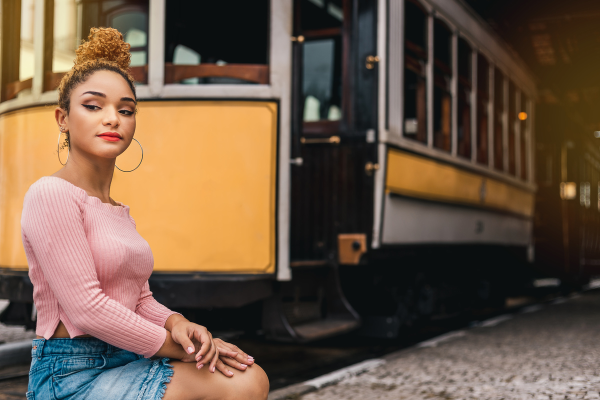 Ton Prans Fotografia | Ensaio debutante 15 anos da Anna Santos em Santos | sol natureza sorriso princesa modelo tumblr aniversário guarujá santos centro quebra mar pier bonde valongo xv 15 de novembro cores 