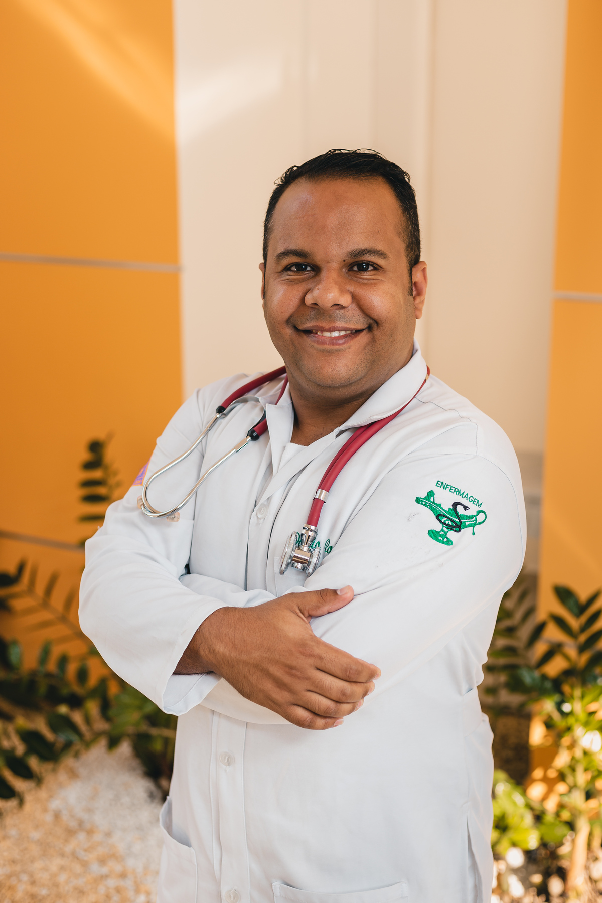 Ton Prans Fotografia | Ensaio Formatura Enfermagem Colégio Marques de Olinda Faculdade Formandos Faculdade Universidade  Universitário Festa Praia Piscina Jaleco Fumaça Sparkles