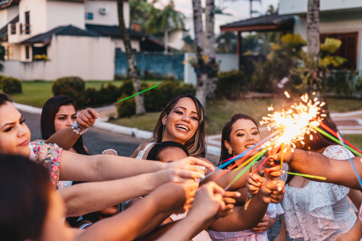 Ton Prans Fotografia | Ensaio Formatura Enfermagem Colégio Marques de Olinda Faculdade Formandos Faculdade Universidade  Universitário Festa Praia Piscina Jaleco Fumaça Sparkles