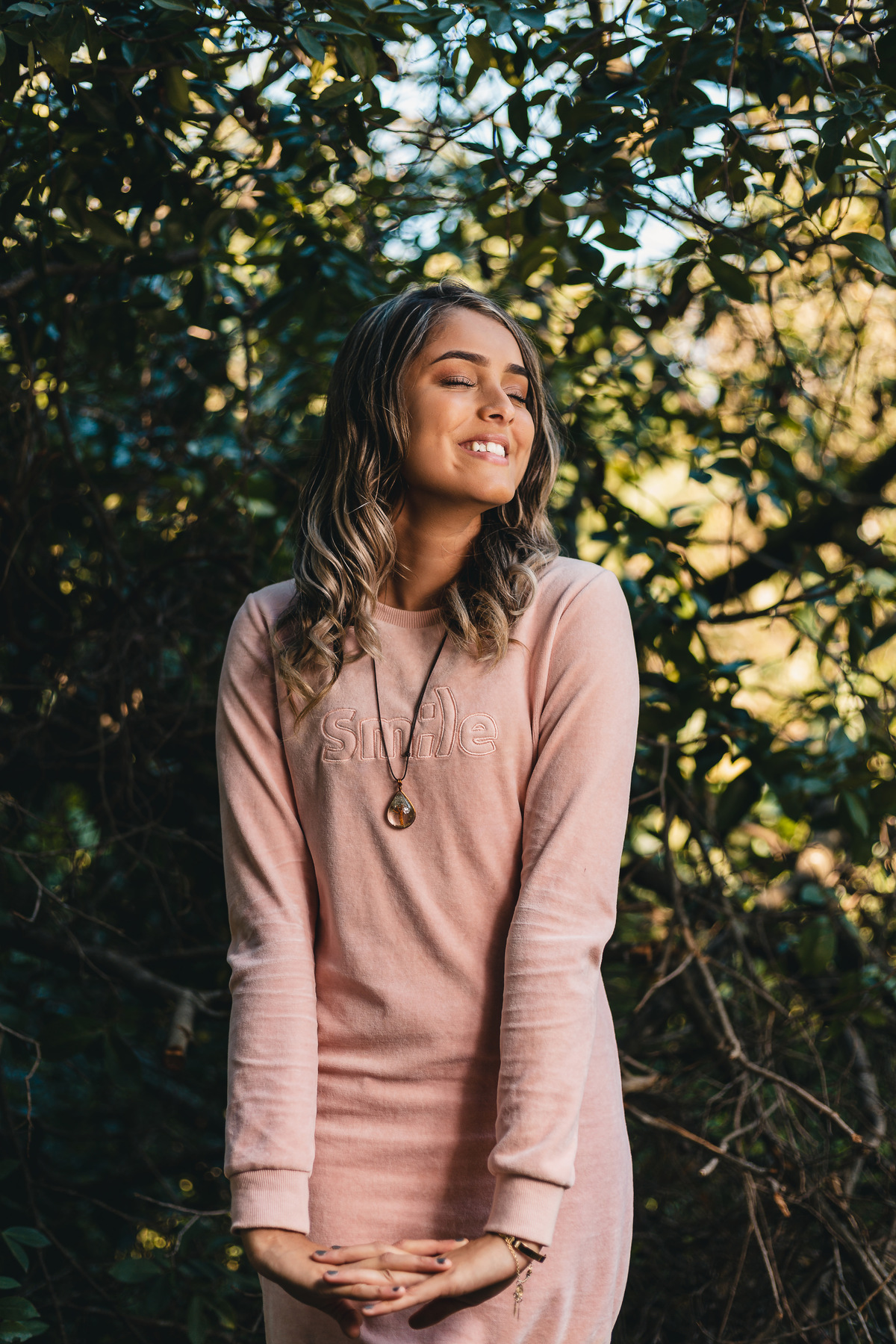 Ton Prans Fotografia | Ensaio debutante 15 anos da Julia Novaes em Santos | sol natureza sorriso princesa modelo tumblr aniversário guarujá santos centro jardim botanico xv 15 de novembro cores 