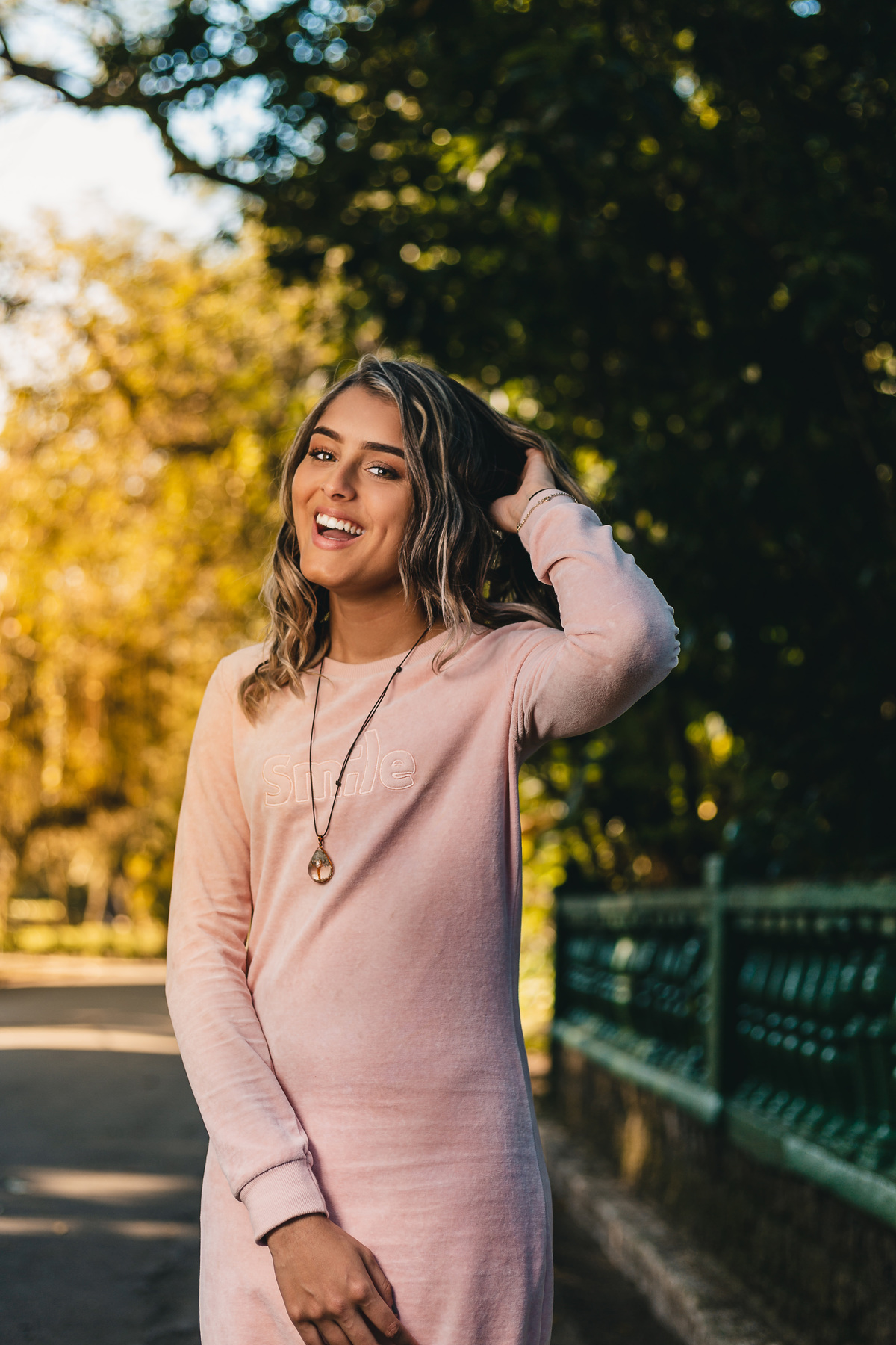Ton Prans Fotografia | Ensaio debutante 15 anos da Julia Novaes em Santos | sol natureza sorriso princesa modelo tumblr aniversário guarujá santos centro jardim botanico xv 15 de novembro cores 