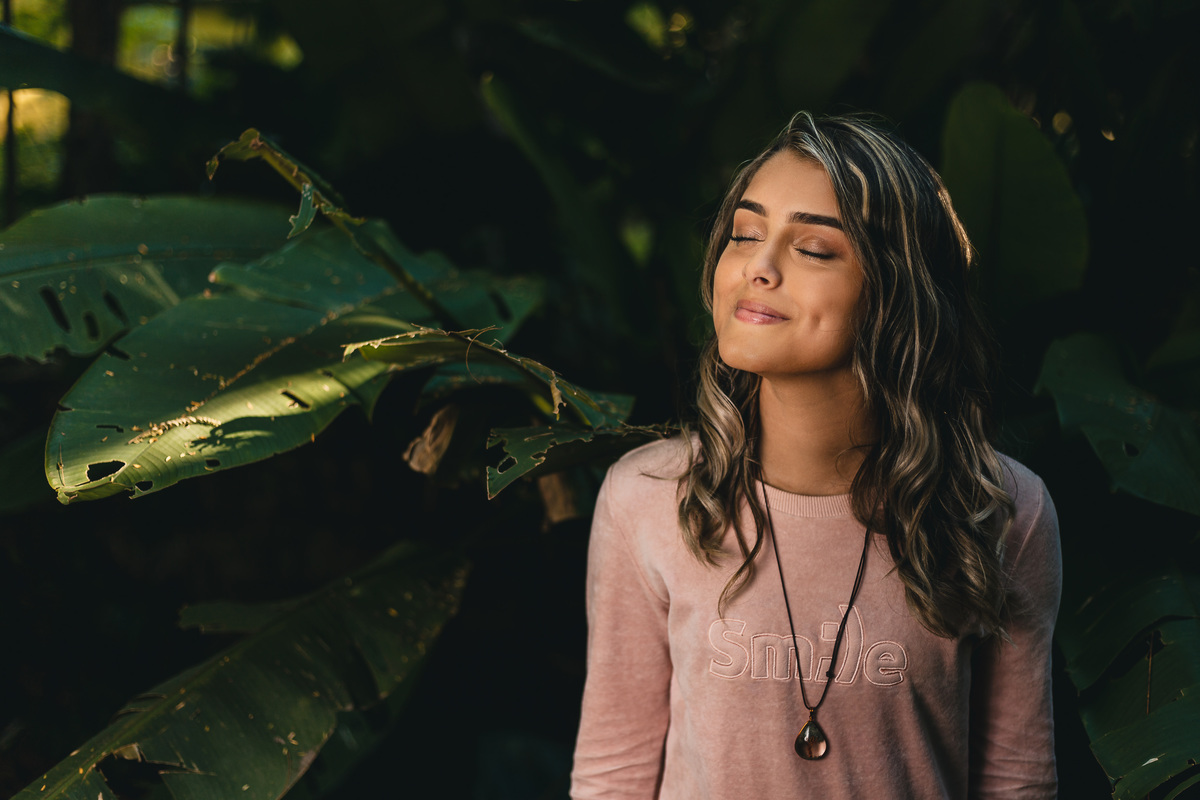 Ton Prans Fotografia | Ensaio debutante 15 anos da Julia Novaes em Santos | sol natureza sorriso princesa modelo tumblr aniversário guarujá santos centro jardim botanico xv 15 de novembro cores 