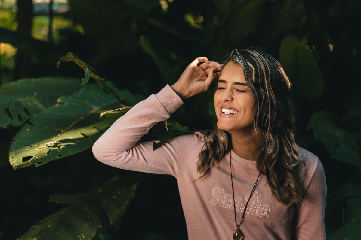 Ton Prans Fotografia | Ensaio debutante 15 anos da Julia Novaes em Santos | sol natureza sorriso princesa modelo tumblr aniversário guarujá santos centro jardim botanico xv 15 de novembro cores 