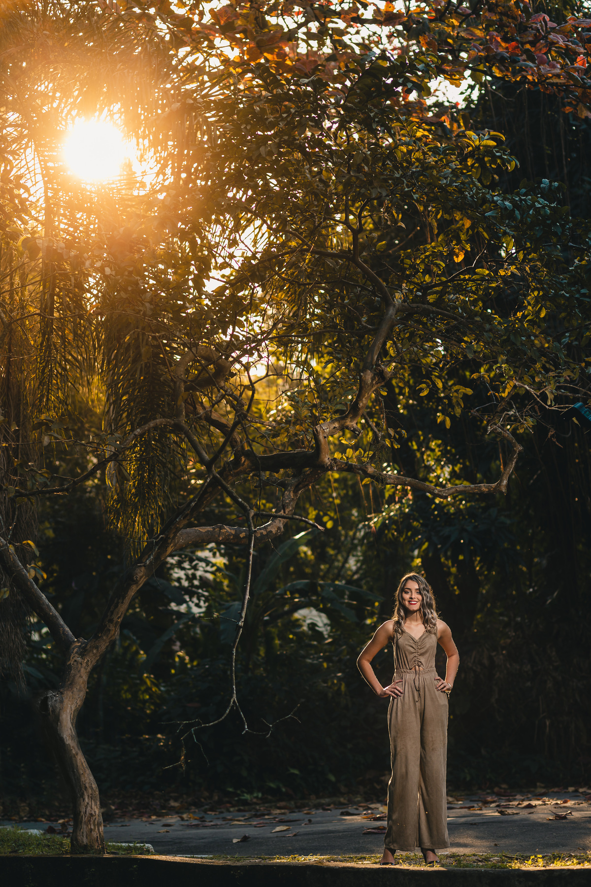 Ton Prans Fotografia | Ensaio debutante 15 anos da Julia Novaes em Santos | sol natureza sorriso princesa modelo tumblr aniversário guarujá santos centro jardim botanico xv 15 de novembro cores 