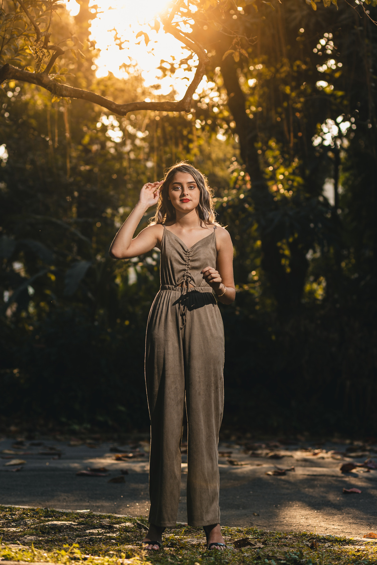 Ton Prans Fotografia | Ensaio debutante 15 anos da Julia Novaes em Santos | sol natureza sorriso princesa modelo tumblr aniversário guarujá santos centro jardim botanico xv 15 de novembro cores 