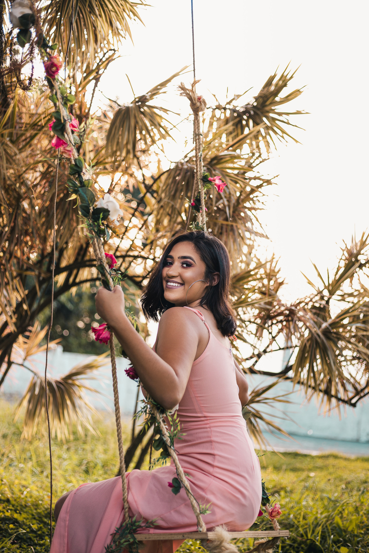 Ton Prans Fotografia | Ensaio debutante 15 anos da Vitoria Senna em Santos | sol natureza sorriso princesa modelo tumblr aniversário guarujá santos bonde monte serrat  cores balao coracao flor flores balanco