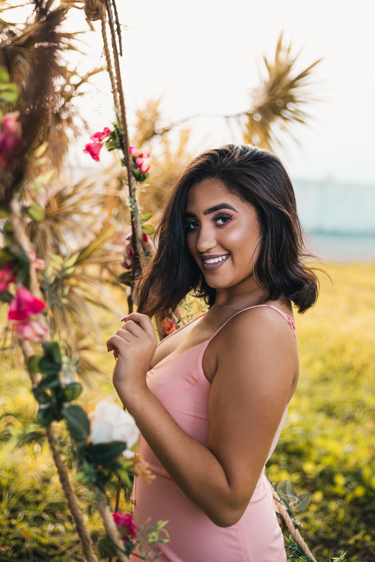 Ton Prans Fotografia | Ensaio debutante 15 anos da Vitoria Senna em Santos | sol natureza sorriso princesa modelo tumblr aniversário guarujá santos bonde monte serrat  cores balao coracao flor flores balanco