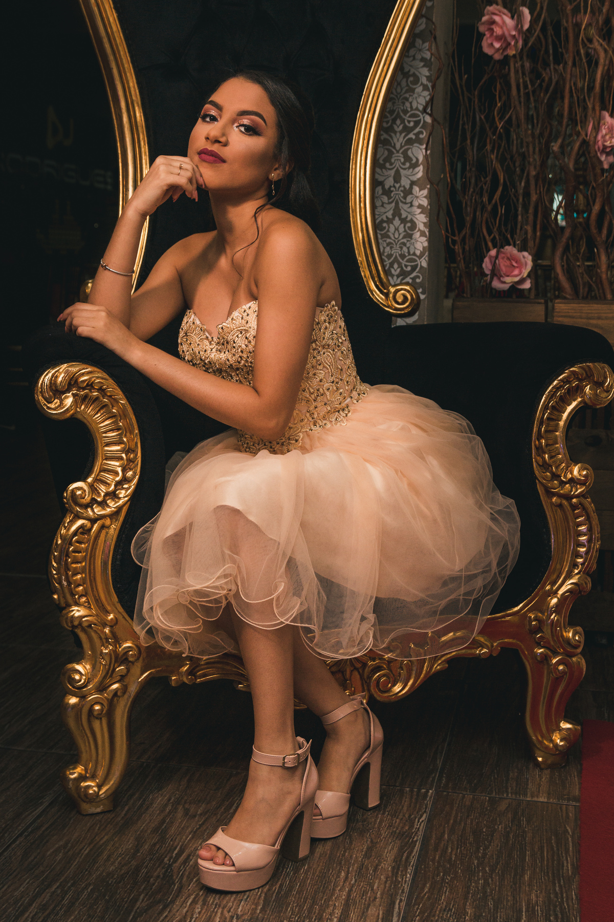 festa aniversario debutante 15 anos no Buffet Disney & Personalitte | sonho de princesa valsa cerimonia vestido inspiracao ideias criatividade decoracao | fotografo em Guaruja Ton Prans Fotografia