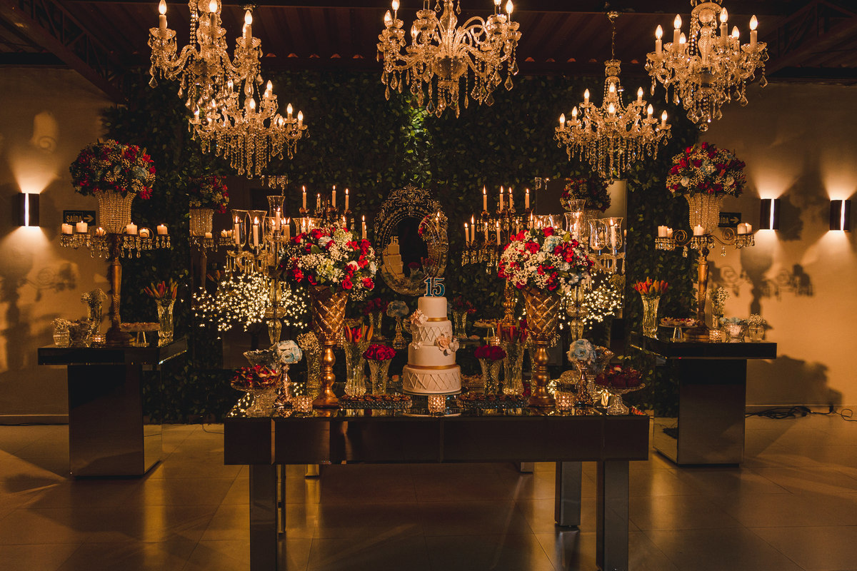 festa aniversario debutante 15 anos Buffet Atelie do Sabor em Guarujá | pista de led sonho de princesa valsa cerimonia vestido inspiracao ideias criatividade decoracao | fotografo em Guaruja Ton Prans Fotografia