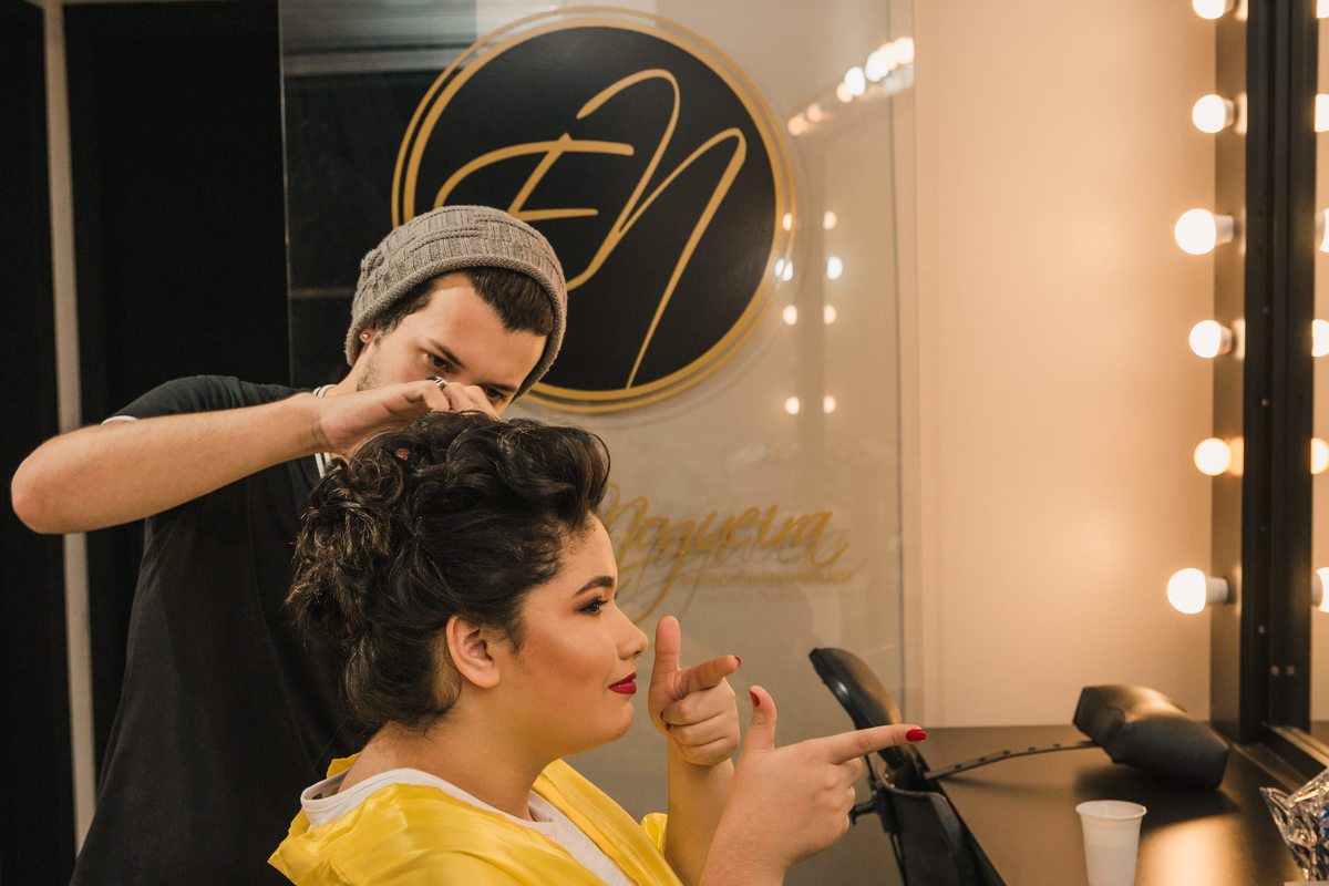 Ton Prans Fotografia | Making Of  debutante 15 anos da Ana Beatris no Guarujá no Instituto Erika Nogueira | Festa Aniversario Maquiagem Makeup Make