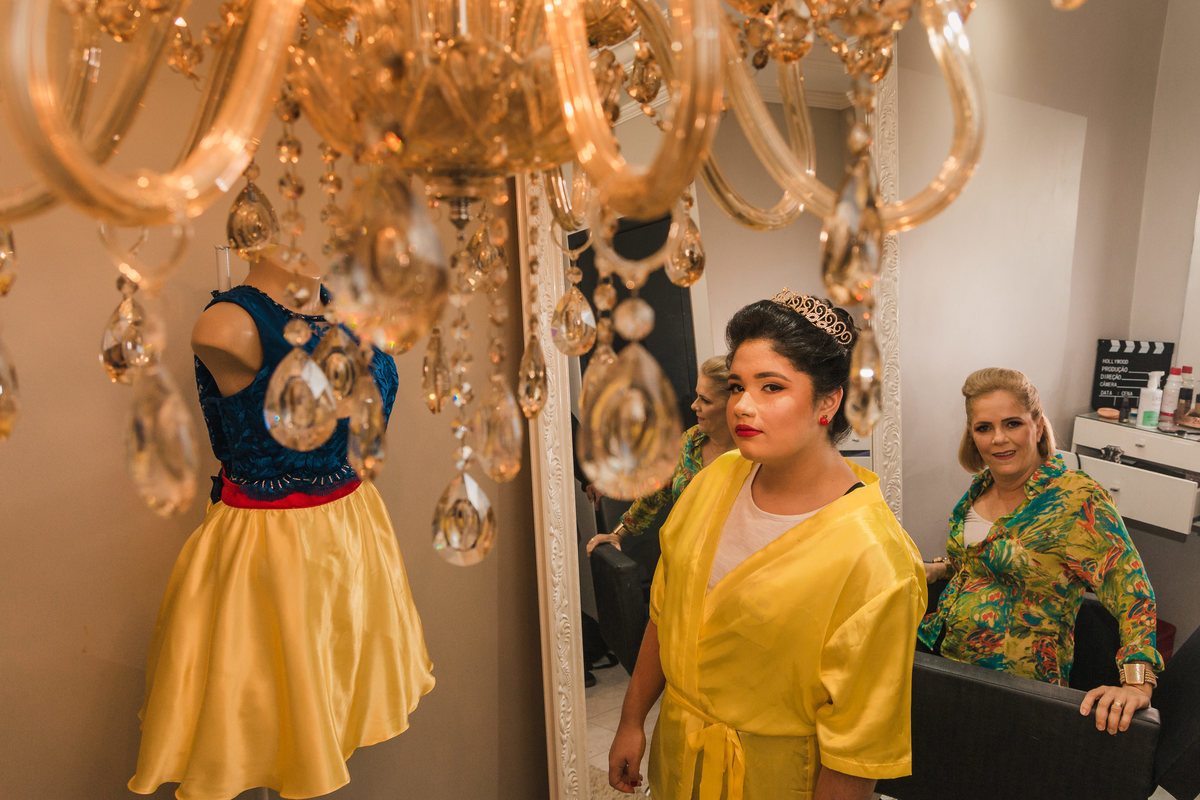 Ton Prans Fotografia | Making Of  debutante 15 anos da Ana Beatris no Guarujá no Instituto Erika Nogueira | Festa Aniversario Maquiagem Makeup Make