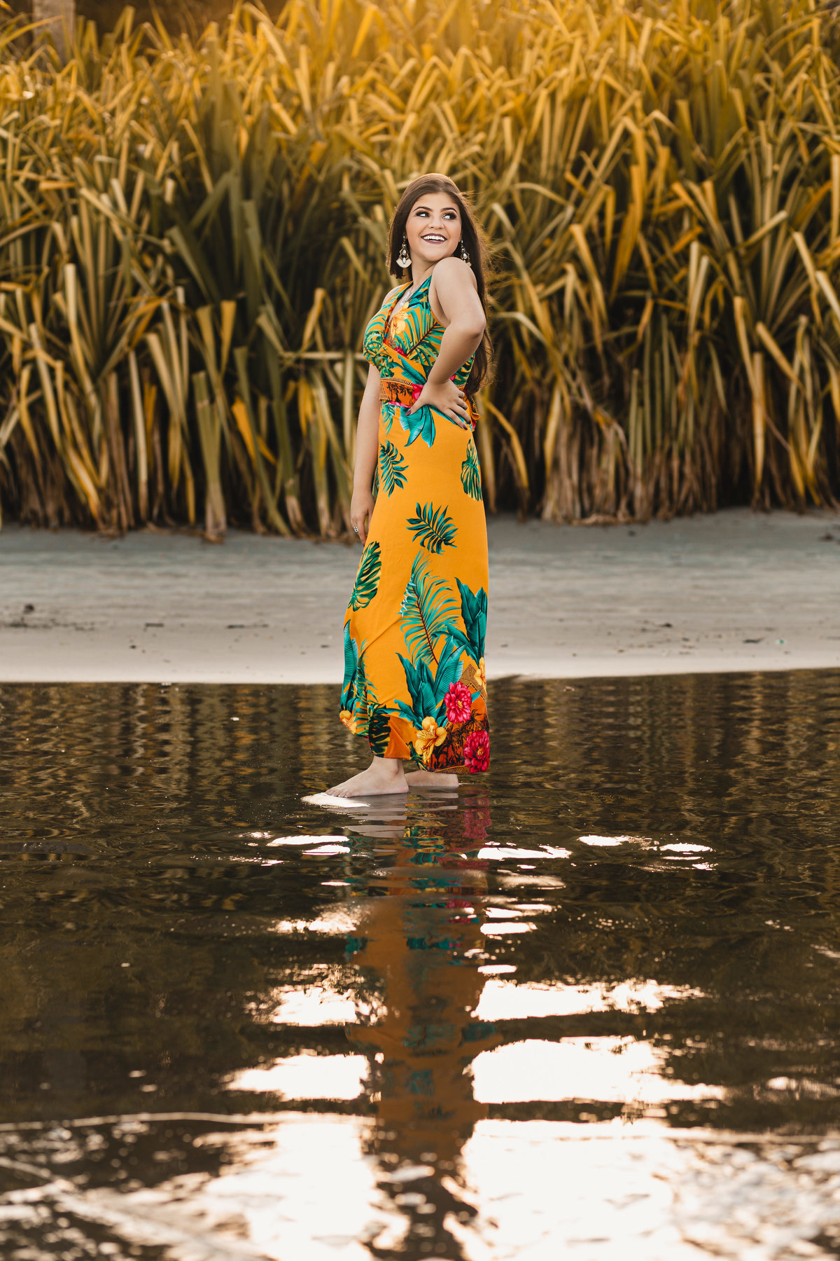Ton Prans Fotografia | Ensaio debutante 15 anos da Ana Maria em Guarujá e Santos | sol natureza praia sorriso princesa modelo tumblr aniversário guarujá praia iporanga
