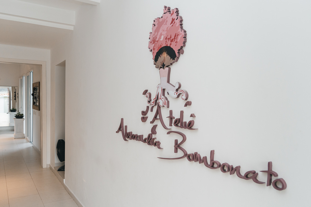 Ton Prans Fotografia | Making Of  debutante 15 anos da Maria Eduarda no Guarujá no Ateliê Alexandra Bombonato | Festa Aniversario Maquiagem Makeup Make