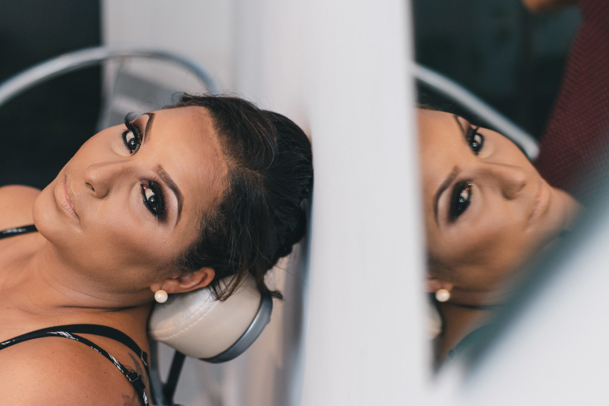 Ton Prans Fotografia | Making Of  debutante 15 anos da Maria Eduarda no Guarujá no Ateliê Alexandra Bombonato | Festa Aniversario Maquiagem Makeup Make