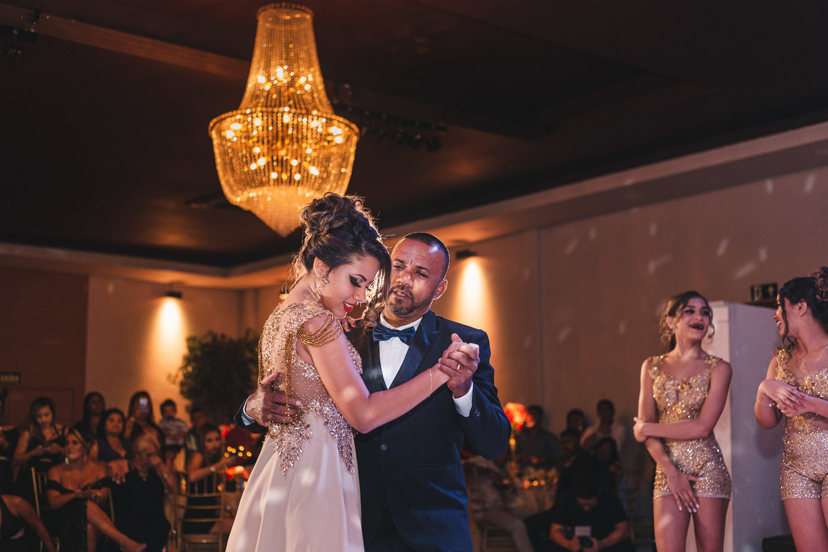 Ton Prans Fotografia | Festa Aniversário debutante 15 anos da Mariana Jamile no Buffet Ateliê do Sabor | Guarujá - SP São Paulo | princesa sonho valsa dança balada cerimonia