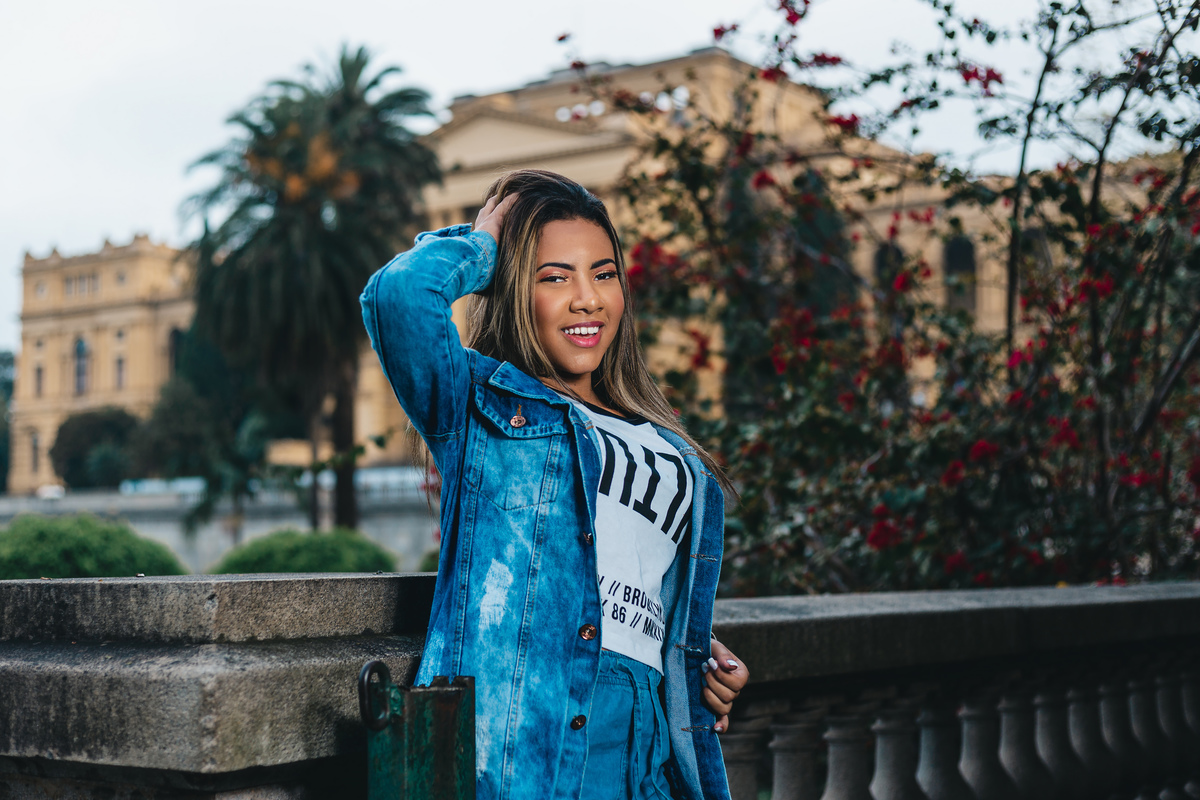 Ton Prans Fotografia | Ensaio debutante 15 anos da Mariana Jamile em Museu do Ipiranga e Avenida Paulista em São Paulo | sol natureza sorriso princesa modelo tumblr aniversário | 15 anos vx
