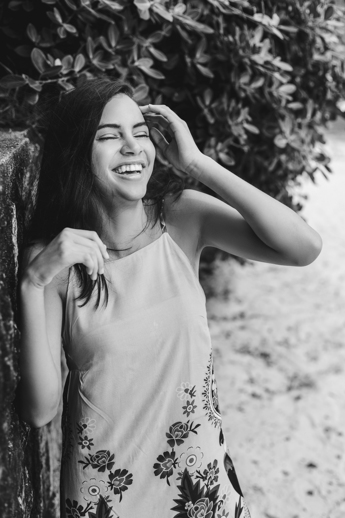 ensaio fotografico book debutante 15 anos na Praia São Pedro e Praia das Conchas  | inspiracao ideias criatividade poses modelo | fotografo em Guaruja Ton Prans Fotografia