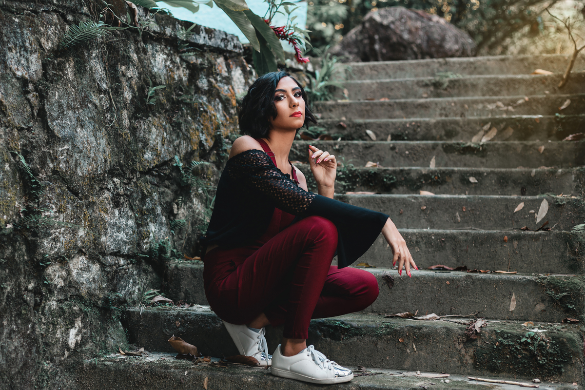 ensaio fotografico book debutante 15 anos em uma Casa Abandonada | inspiracao ideias criatividade poses modelo | fotografo em Guaruja Ton Prans Fotografia