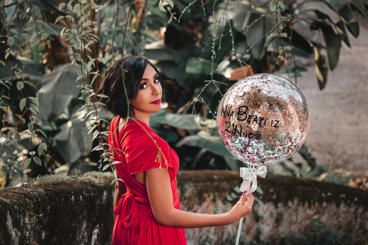 ensaio fotografico book debutante 15 anos em uma Casa Abandonada | inspiracao ideias criatividade poses modelo | fotografo em Guaruja Ton Prans Fotografia