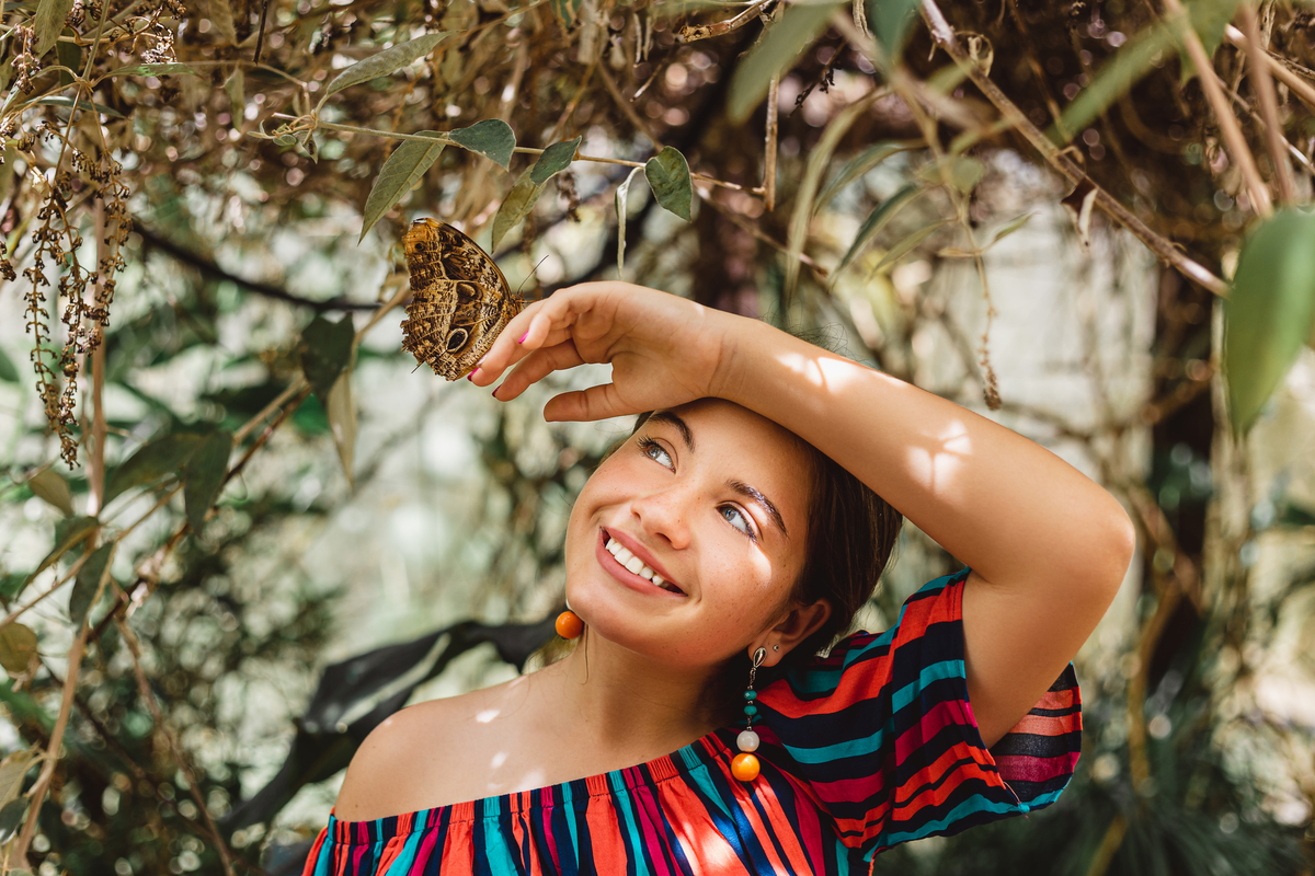 Ton Prans Fotografia | Ensaio debutante 15 anos da Ana Clara no Borboletário Águias da Serra em São Paulo | natureza modelo tumblr aniversário photoshoot feminino fotográfico retrato inspiracao ideias criatividade mood book portrait borboleta flores