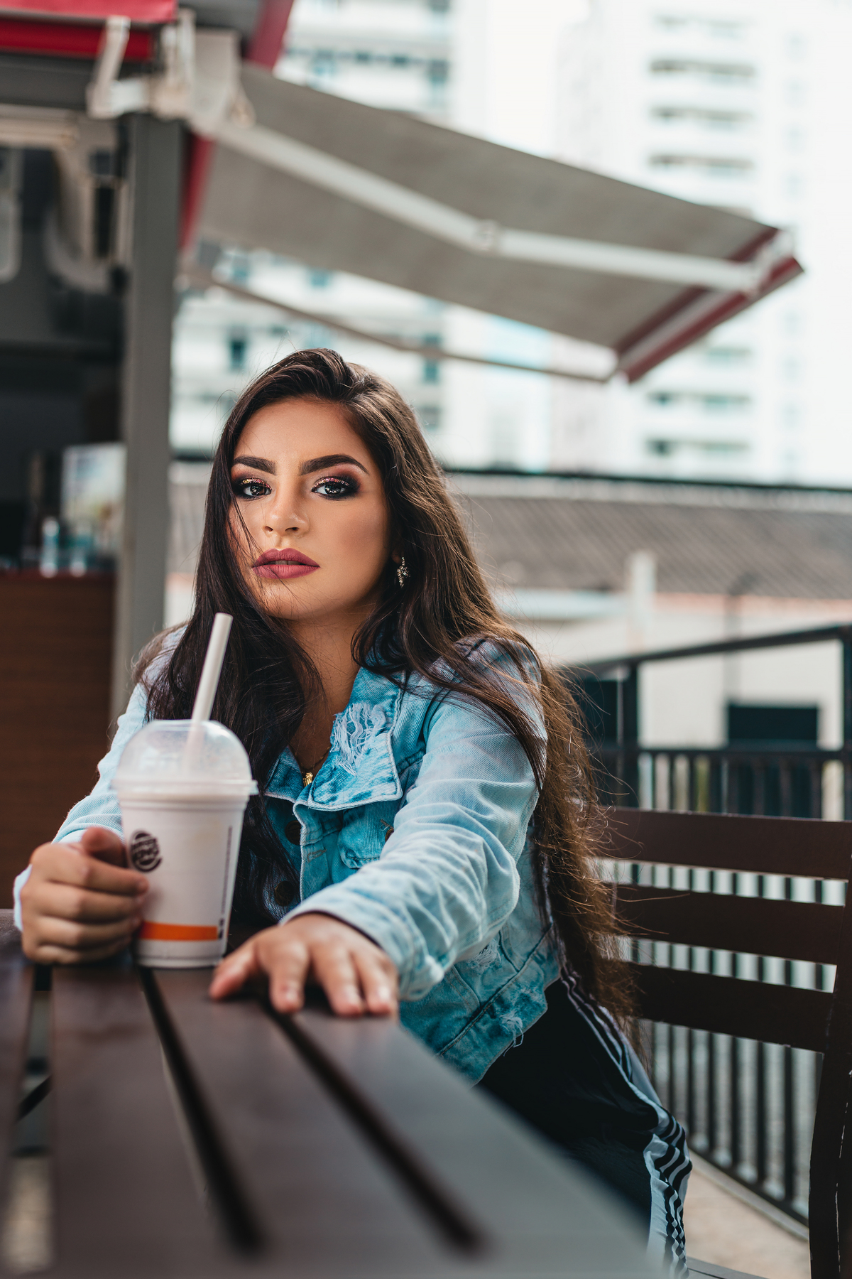 ensaio fotografico book debutante 15 anos no BK Burger King | inspiracao ideias criatividade poses modelo | fotografo em Guaruja Ton Prans Fotografia