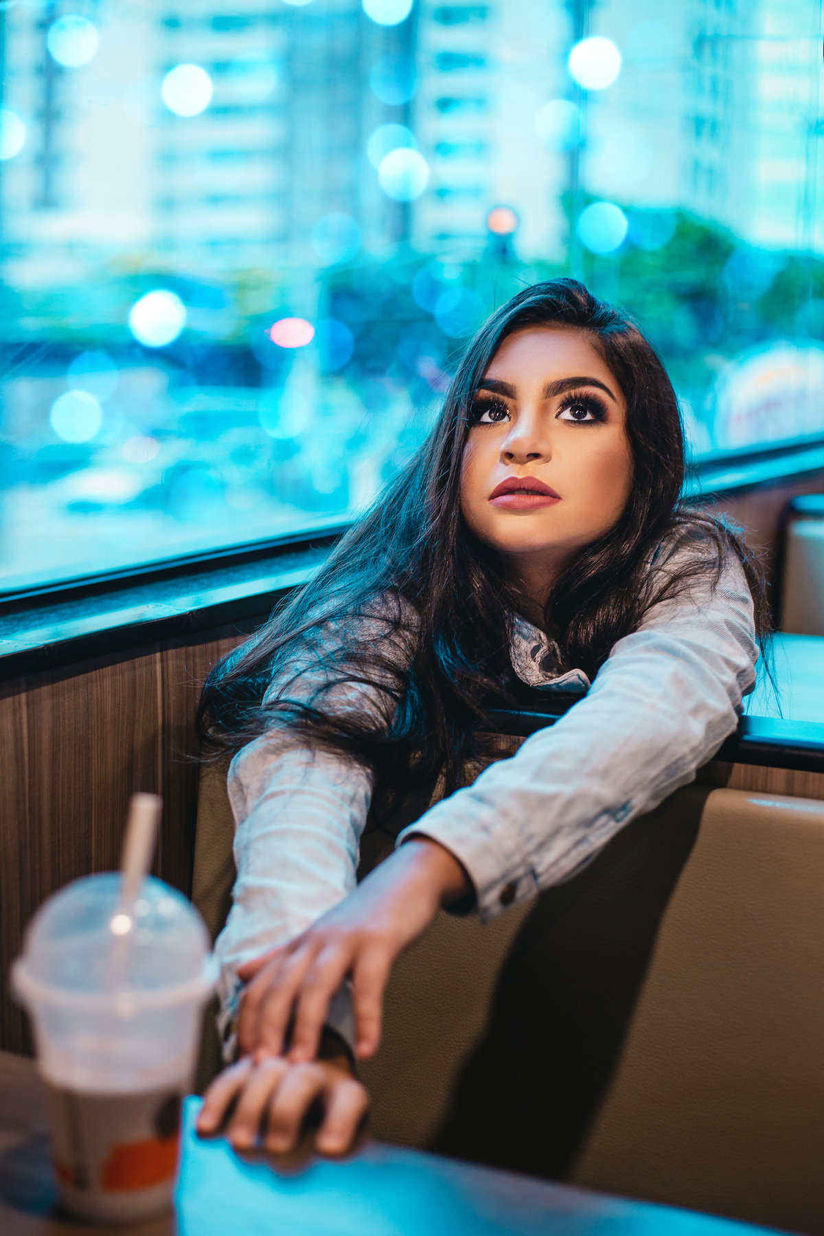 ensaio fotografico book debutante 15 anos no BK Burger King | inspiracao ideias criatividade poses modelo | fotografo em Guaruja Ton Prans Fotografia