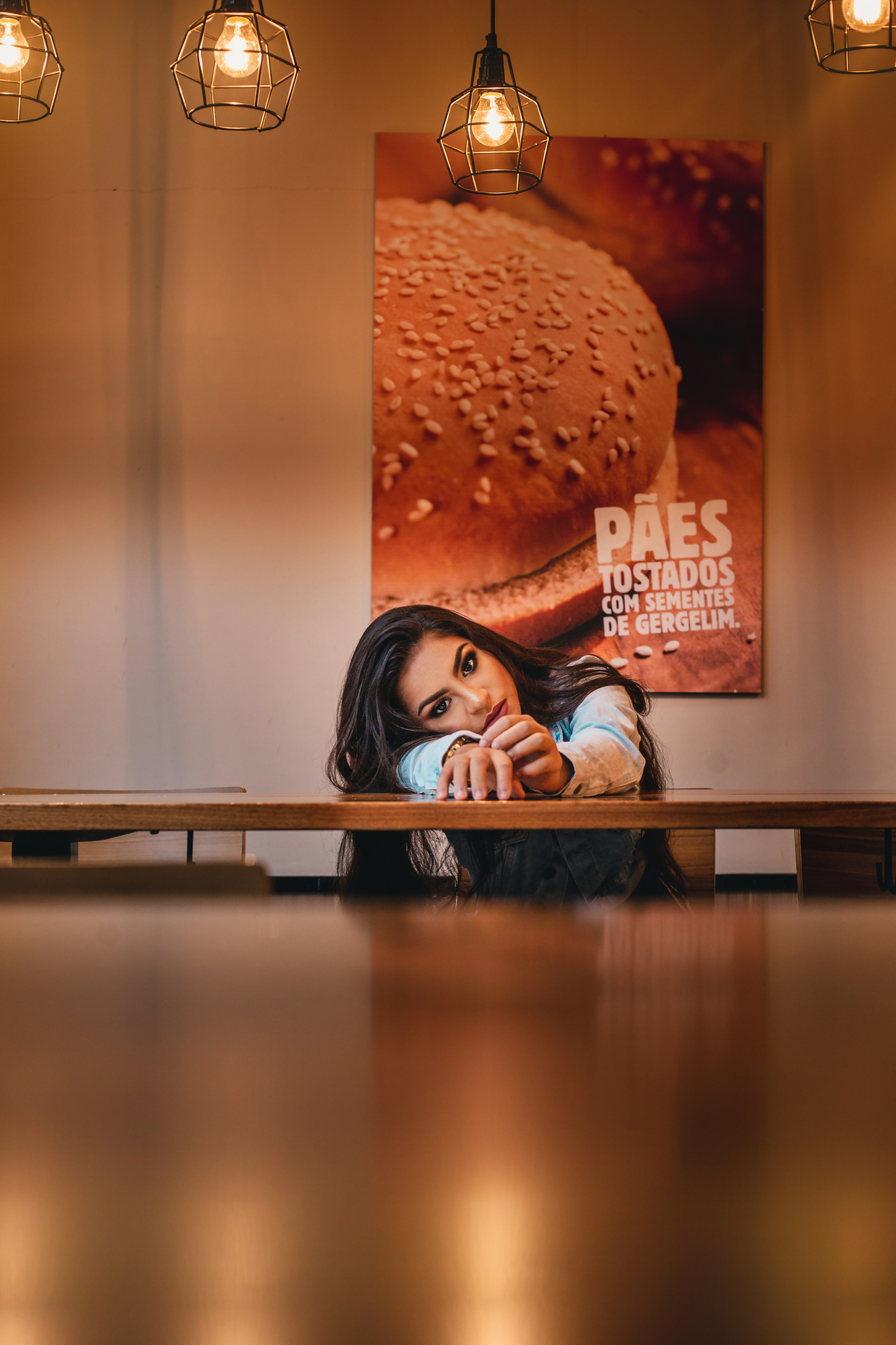 ensaio fotografico book debutante 15 anos no BK Burger King | inspiracao ideias criatividade poses modelo | fotografo em Guaruja Ton Prans Fotografia