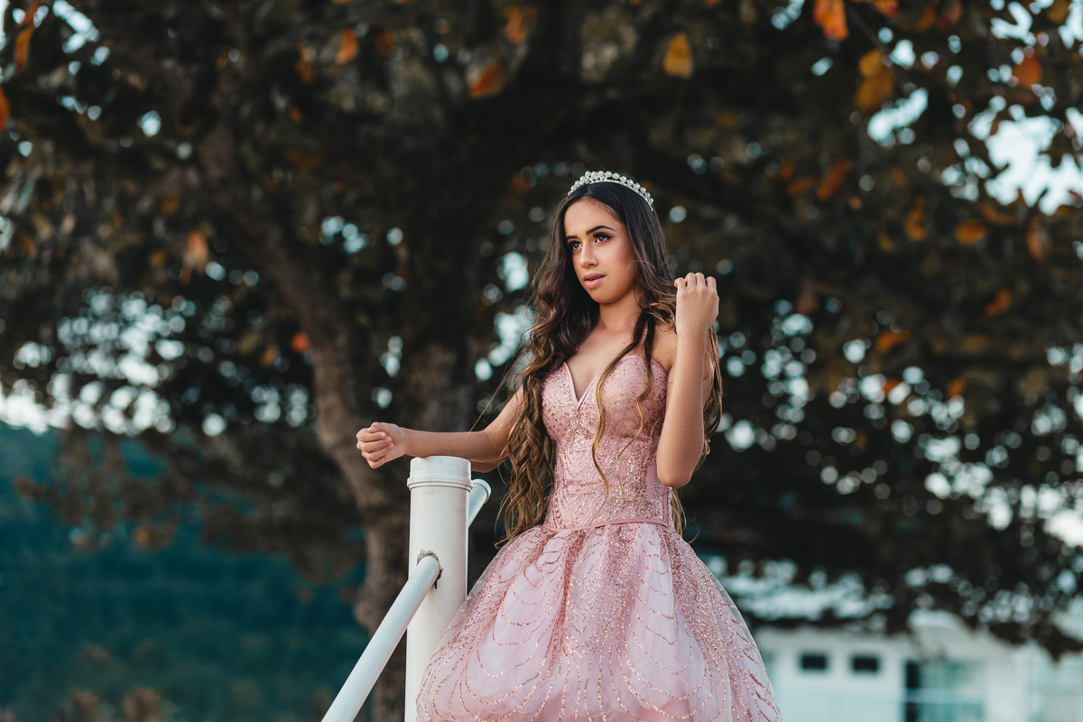 ensaio fotografico book debutante 15 anos Guaiuba no Guaruja | inspiracao ideias criatividade poses modelo | fotografo em Guaruja Ton Prans Fotografia