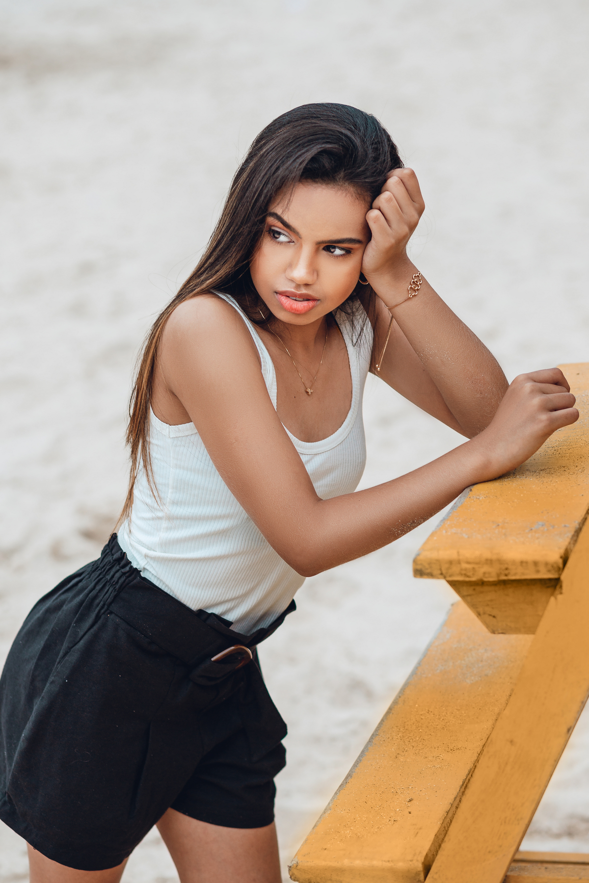 ensaio fotografico book debutante 15 anos na praia do Guaiuba | inspiracao ideias criatividade poses modelo | fotografo em Guaruja Ton Prans Fotografia
