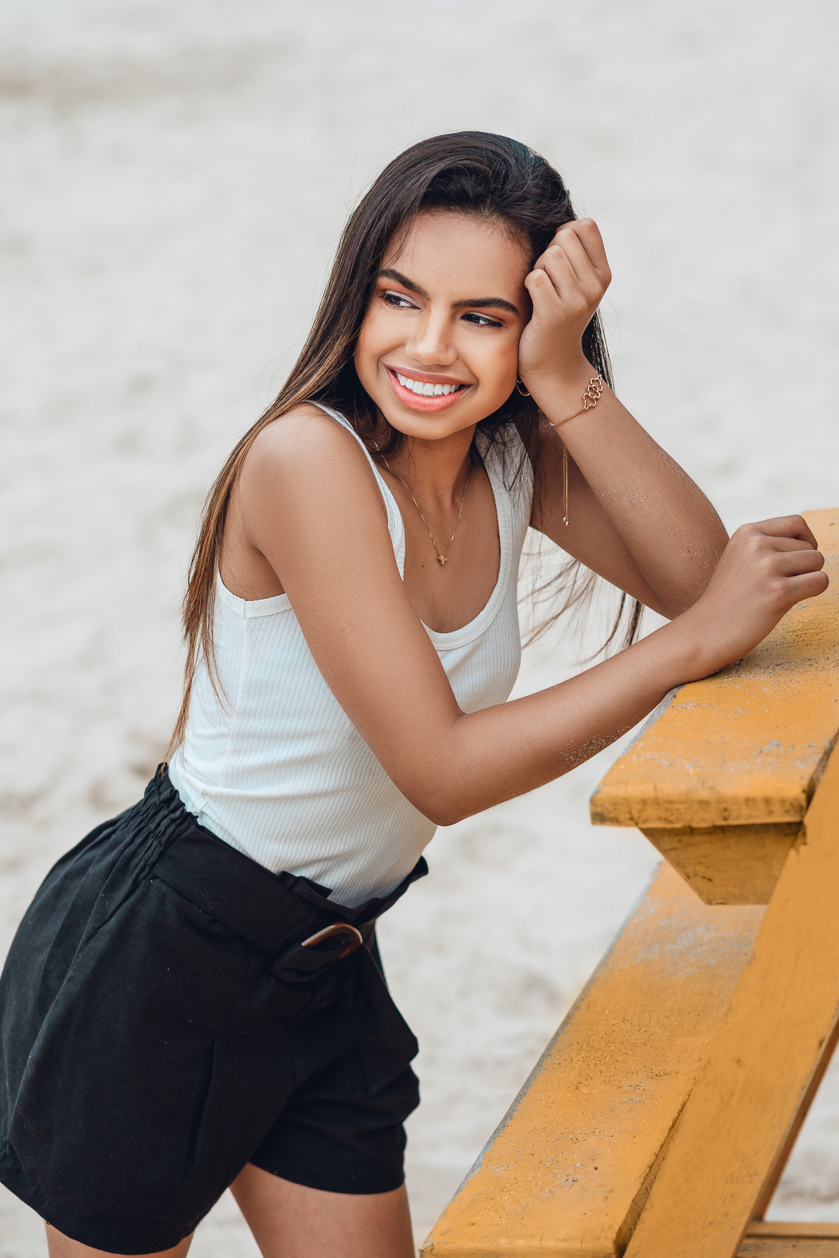 ensaio fotografico book debutante 15 anos na praia do Guaiuba | inspiracao ideias criatividade poses modelo | fotografo em Guaruja Ton Prans Fotografia